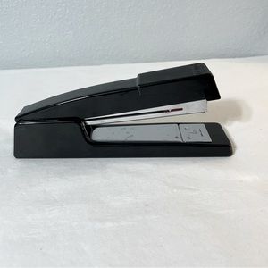 Bostitch Desktop Stapler, 20 Sheet Capacity, Black